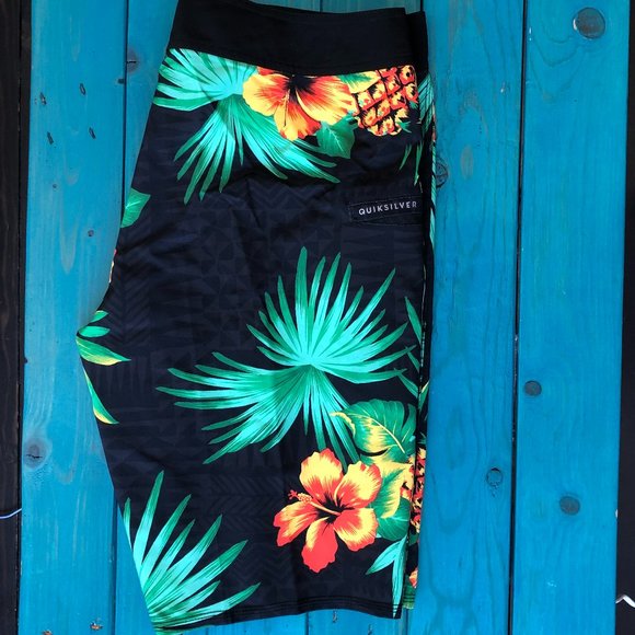 QUIKSILVER Eddie Aikau Board Shorts - Picture 8 of 15
